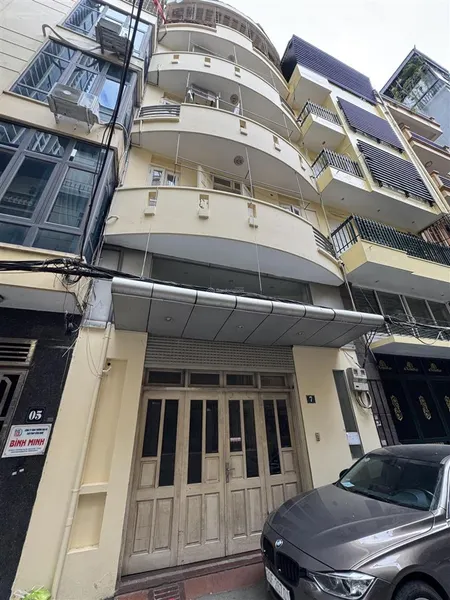 Bán nhà p/lô oto tránh khuất duy tiến 40m xây 6 tầng , mt 4,5m giá 17 tỷ cầu giấy