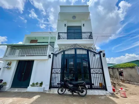 Nhà siêu rộng p3, tp mỹ tho, tg cũ. dt4,5x14,8 có 3pn hướng tây. giá 1,92 tỷ tl