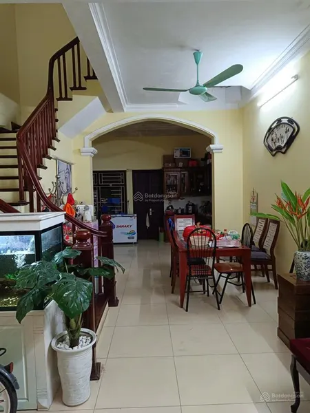 Bán nhà 3 tầng phố xuân la , tây hồ dt 65m2 , mt 5,5m giá 13 tỷ