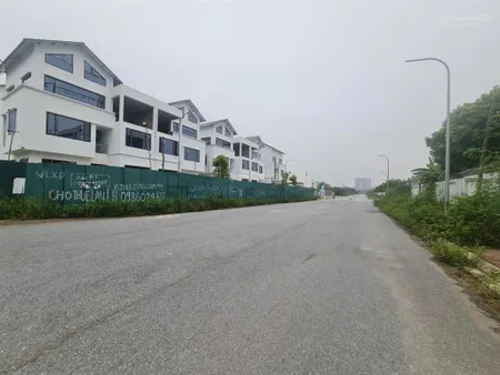 Bán bt kđt cổ nhuế dt 174m2 xây 3 tầng nổi 1 hầm, thô hoàn thiệt mặt ngoài. giá 45 tỷ bao phí