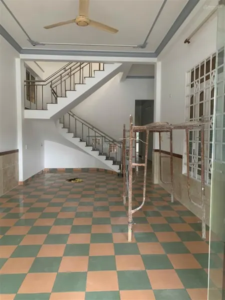 Nhà mặt tiền 605 hòa tiến cần bán .