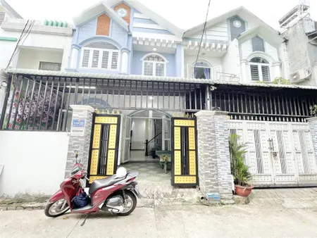 Bán nhà trệt lầu ngang hơn 6m gần trung tâm y tế dĩ an