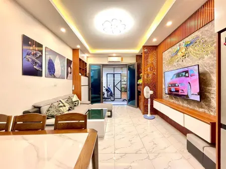 Bán gấp! cầu giấy, ngõ 3 gác tránh, 60m ra phố, thông tứ tung, thoáng, sân xe, 38m2*5t