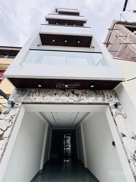 Siêu phẩm nguyễn văn linh thạch bàn 6 tầmg thang máy thiết kế hiện đại sổ đỏ nét căng