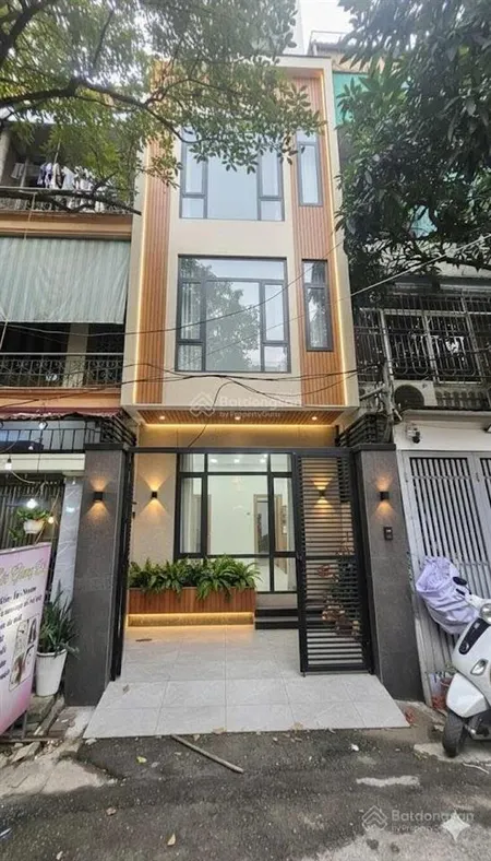 Nhà 50m² ô tô vào tận nhà giá nhỉnh 15 tỷ 3 bước chân ra làng việt kiều châu âu.