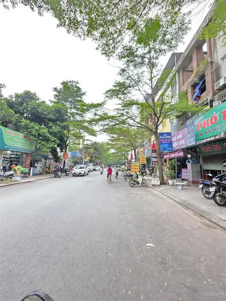 Cần bán lk kđt văn khê 83m2, đường 19m, mt 5m, nhà thô, vị trí đẹp