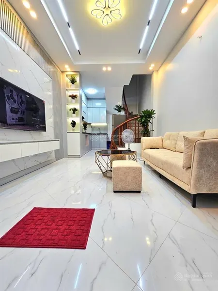 Phú đô 36m/5t 6.5 tỷ ,ô tô đỗ ,cách phố kd ,ô tô tránh 10m ,lô góc 2 thoáng ,nhiều lối vào ,ở ngay