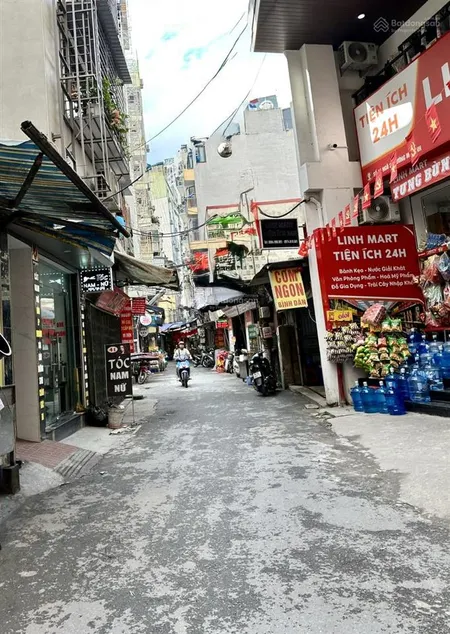 Hơn 9 tỷ ô tô đỗ cửa kinh doanh mọi loại hình ngõ thông nhà đẹp ở ngay