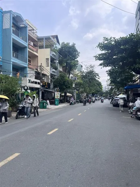 Hẻm xe hơi kinh doanh nguyễn gia trí có 14 chdv và mặt bằng cho thuê dòng tiền 70tr/tháng