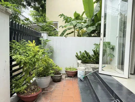 BÁN NHÀ 2 TẦNG MẶT TIỀN ĐƯỜNG PHONG CHÂU KHU TĐC ĐẤT LÀNH, VĨNH THÁI, NHA TRANG.

- Diện tích 76,6m2. Ngang 5 mét