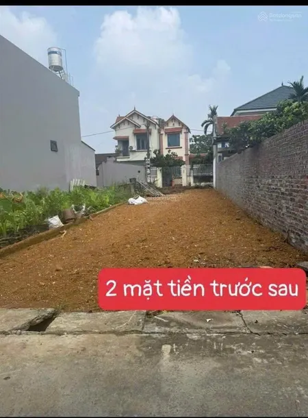 Chính chủ hàng xóm nhà e có việc cần tiền nên cắt bán mặt tiền 5m = hậu dt 105m full thổ