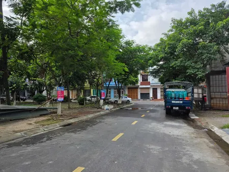 Bán 89m đất nhìn vườn hoa khu hoà đình. Cạnh uỷ ban phường võ cường. Tổ hợp chung cư. Làn 2 đường nguyễn cao. Phường võ cường bắc ninh