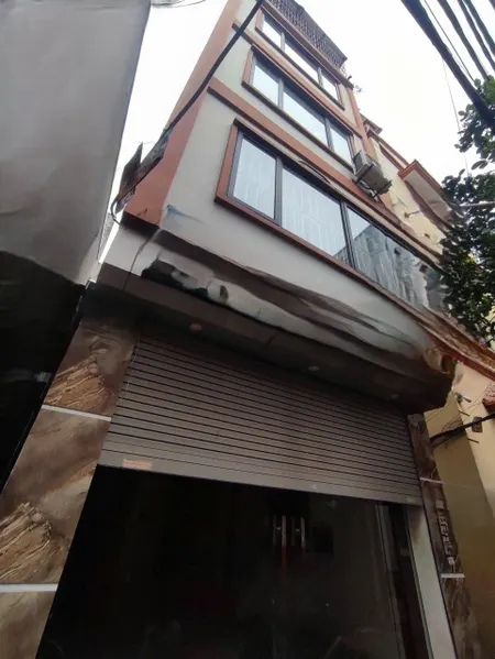 Cho thuê nhà Ngõ Tam Trinh, 5 tầng x 38m2, 3PN, 3 WC, 10 Triệu/tháng