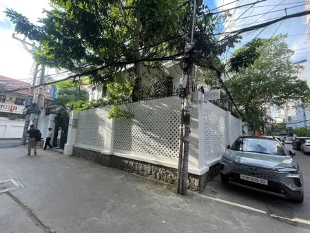 Bán Nhà Mặt Tiền 41 Bùi Văn Thêm, P. 9, Q. Phú Nhuận