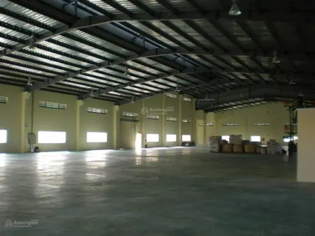 Bán đất tặng nhà xưởng trong kcn minh hưng, bình phước. dt đất 9600m2. xưởng 2600m2. giá 26 tỷ