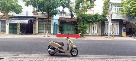 Đất mặt tiền kinh doanh gần biển Nguyễn Lộ Trạch - Phường Nha Trang 
 ☀️Diện tích: 100,3 m² Ngang: 4,99 m
 ☀️Đường hiện trạng: 9 m (quy hoạch 14 m)