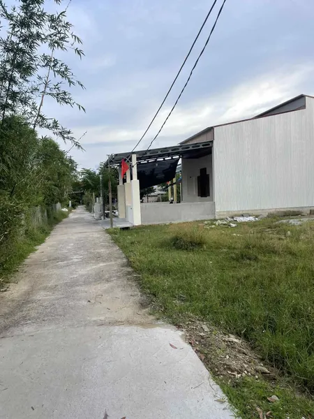 Đất Phú Gia Cách Đường tỉnh lộ 10 khoảng 200m. Cách trường cấp 3 Hà Trung khoảng 500m.