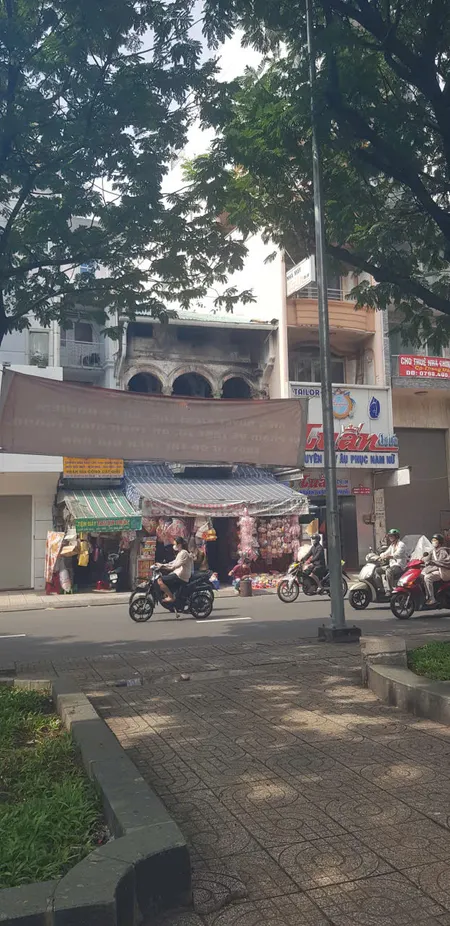 Bán Nhà Mặt Tiền 211 Hải Thượng Lãn Ông, Phường 14, Quận 5