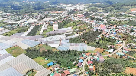 Bán đất ở giá rẻ ở đạ sar, lạc dương. Giá >300tr/ nền. View đẹp