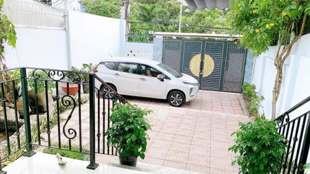 Bán nhà vườn hẻm Nguyễn Chích phường Bắc Nha Trang. Hẻm 2 oto thông ra biển đi 7phut.