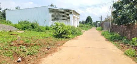 ĐẤT HẺM CHÍNH LÝ CHÍNH THẮNG ĐỐI DIỆN NHÀ VĂN HÓA TỔ 4