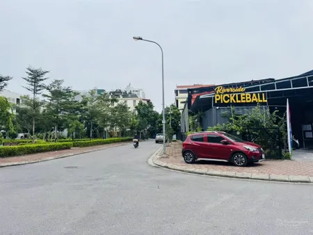 Lô đất hoa hậu tđc giang biên việt hưng dt 75m2, mt 5.35m, view vườn hoa sát sân pickleball.