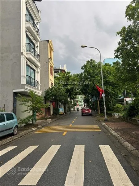 Sót lại 60m đất tđc giang biên mt 5m, vỉa hè rộng, view công viên, hơn 13 tỷ