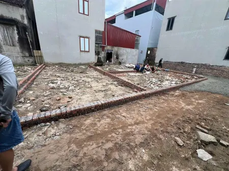 Bán đất yên nho gia đông thuân thành dt 60m mt 6m ngõ 3.5m ô tô thông 50m ra chục chính
