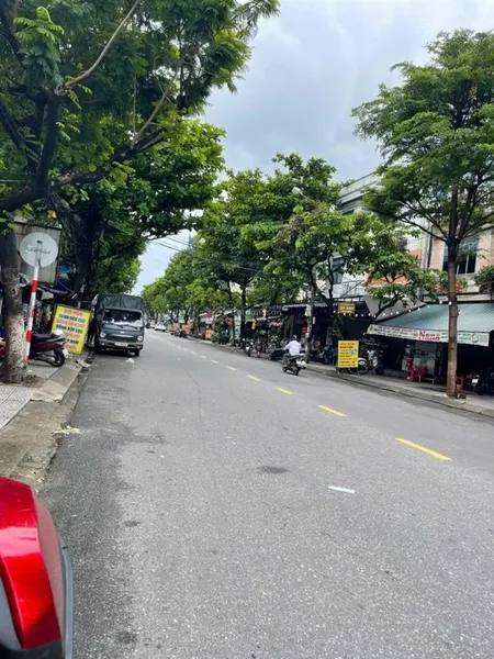 Vị trí đẹp, du lịch biển mỹ khê, 98m2, mặt tiền nguyễn công trứ chỉ 17.86 tỷ, tặng nhà 2 tầng.