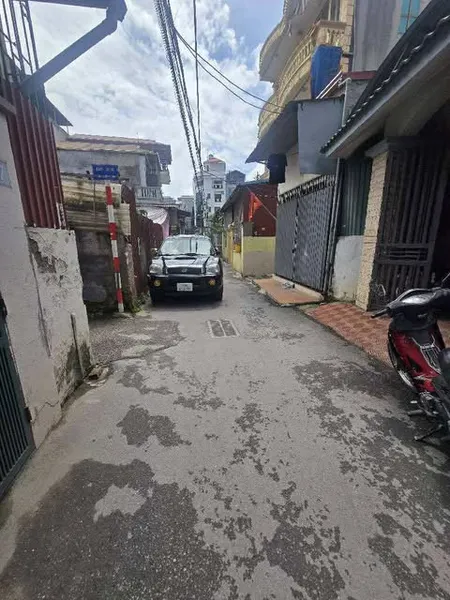 MẢNH ĐÂT VÀNG - NGÕ THÔNG KINH DOANH - Ô TÔ 7 CHỖ QUA NHÀ - NHÀ ĐỦ CÔNG NĂNG CHỈ VIỆC Ở - XÂY CCMN HẾT Ý.