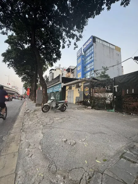 BÁN MẢNH ĐẤT MẶT PHỐ TRẦN DUY HƯNG. 946M2. MT 10M. PHÙ HỢP XÂY TÒA NHÀ VP CAO TẦNG.