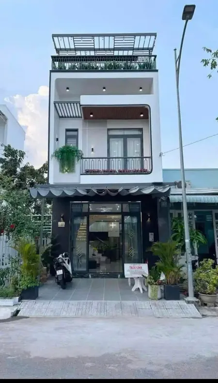 Nhà ngộp Tân Bình ở P4 Hoàng Việt DT 49m2 giá chỉ 2tỷ650tr. SỔ HỒNG RIÊNG chính chủ