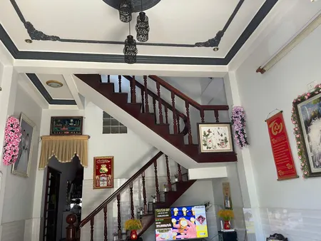 # Góc kiệt 3m, sau lưng MT Nguyễn Phước Nguyên, 45m2, nội thất gỗ Xịn, 3.x tỷ