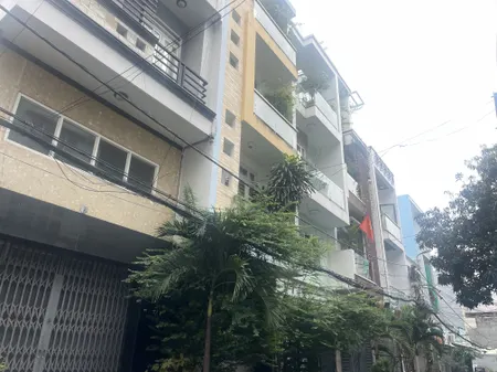 BÁN NHÀ 4 TẦNG NGANG KHỦNG 8M – HẺM NHỰA CÓ VỈA HÈ – Ô TÔ NGỦ TRONG NHÀ – NGAY NHÀ THI ĐẤU QUẬN 7