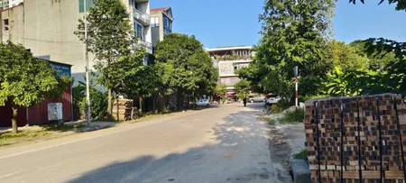 Bán 81m đất dãy lk11 giãn dân y na kinh bắc. Gần đường âu cơ và H100. Cạnh trung tâm văn hoá thể thao. Mặt đường nguyễn khắc cần. Phường kinh bắc bắc ninh
