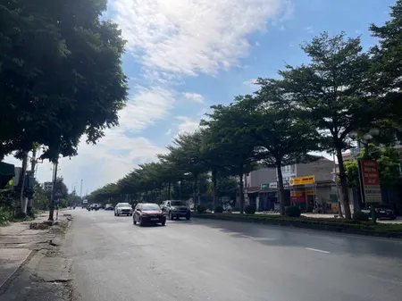 Bán 77m đất lô góc làng đông đạo thị trấn lim. Cạnh dự án sun bắc ninh và các trường đaị học top 1 như đại học y, đại học dược, đại học bách khoa. Mặt đường quốc lộ 1A. Xã tiên du bắc ninh