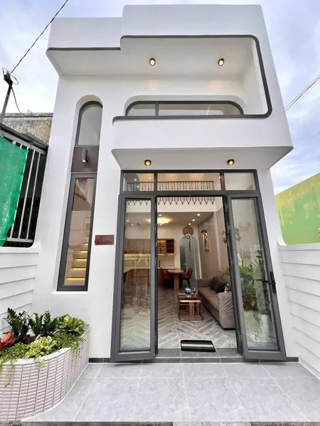 Bán nhà mới xây gần cầu Bạch Đằng