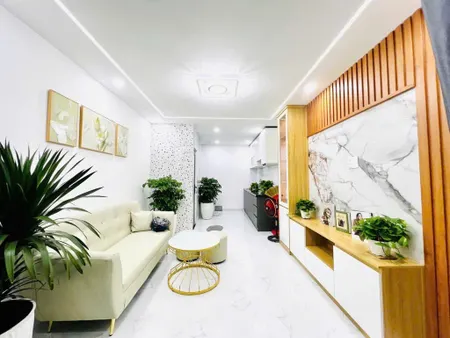 Bán nhà Nguyễn Trãi - Kinh doanh sâm uất- giáp quận 1 giá chỉ 5,5t