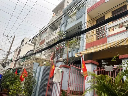 MẶT TIỀN KDC BÌNH PHÚ - CHỢ HỒ TRỌNG QUÝ,QUẬN 6 (4m x 18m x 3 TẦNG) 9,6 TỶ TL