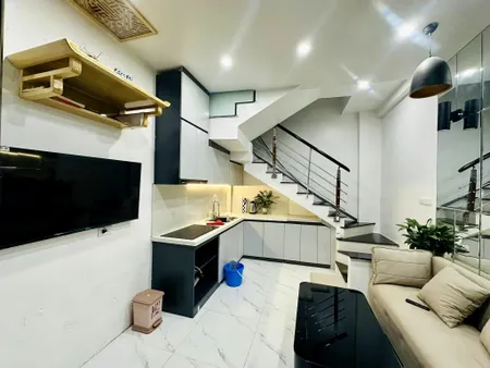 Bán nhà Đường Láng - Đống Đa, 4 Tầng, 3 Ngủ, Ngõ Nông, Full Nội Thất, Giá 6.1 tỷ