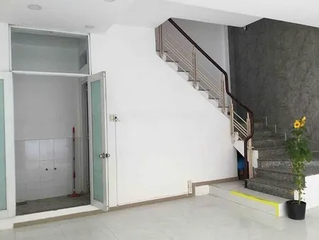 NNC 117A/ Xô Viết Nghệ Tĩnh, P.17, Q. Bình Thạnh (7x7,5m) 2 Lầu 4PN 3WC. Giá 20 triệu/ tháng
