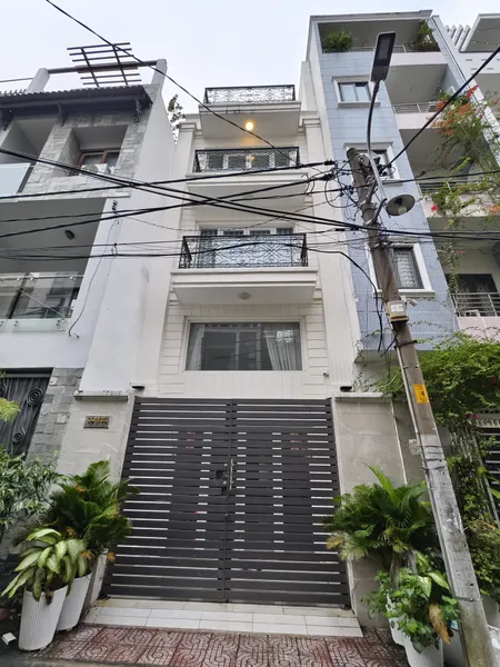 Bán nhà Quận 10 - 4,8 x 17 x 6 tầng - 350m2 sàn - khu phân lô gần Vạn Hạnh Mall