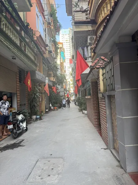 BÁN TÒA NHÀ MẶT NGÕ THÔNG ĐƯỜNG TRƯỜNG CHINH. 80M2 - 7 TẦNG. THANG MÁY.