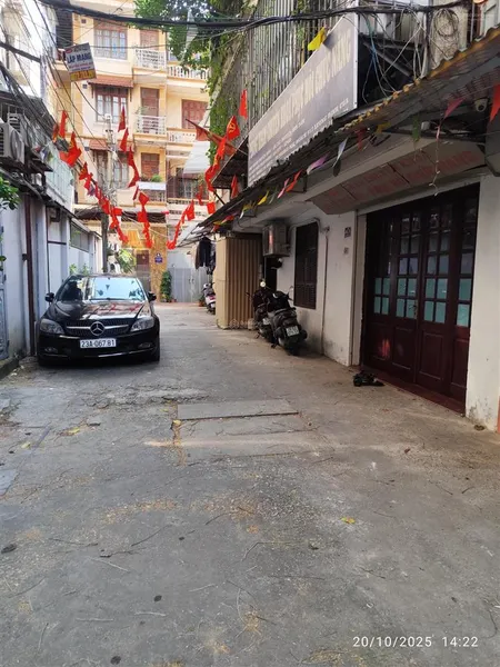 Bán căn hộ tầng 1 phố cát linh, dtsd 94m2, ô tô đậu cửa, tiện ích đỉnh, dân trí cao