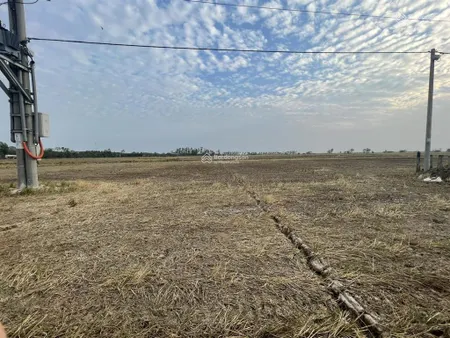 Đất có 300 mét vuông thổ cư, gần khu công nghiệp trần đề, gần siêu cảng nước sâu trần đề, sóc trăng