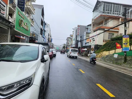 CHO THUÊ KHÁCH SẠN MẶT TIỀN HAI BÀ TRƯNG P6 ĐÀ LẠT - 29PN, THANG MÁY, FULL NỘI THẤT - 110TR