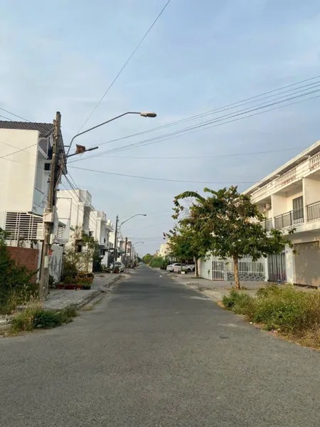 CẦN BÁN NHÀ 1 TRỆT 1 LẦU XÂY MỚI ĐƯỜNG SỐ 17A ĐẦU DÃY HƯNG GIA