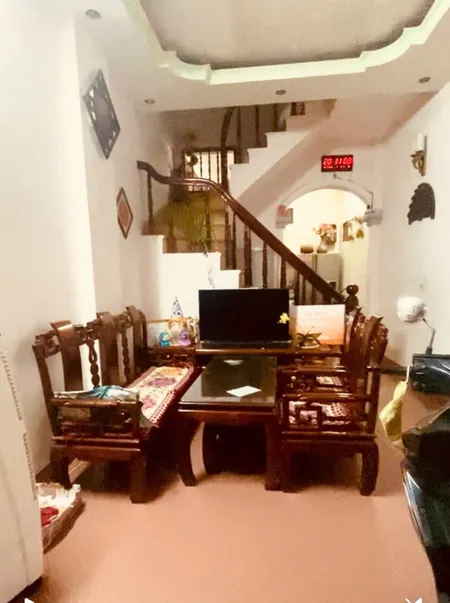 Cho thuê nhà ngõ 3 Lĩnh Nam, 44m² x 4 tầng, 4PN, 3 WC, 12 Triệu