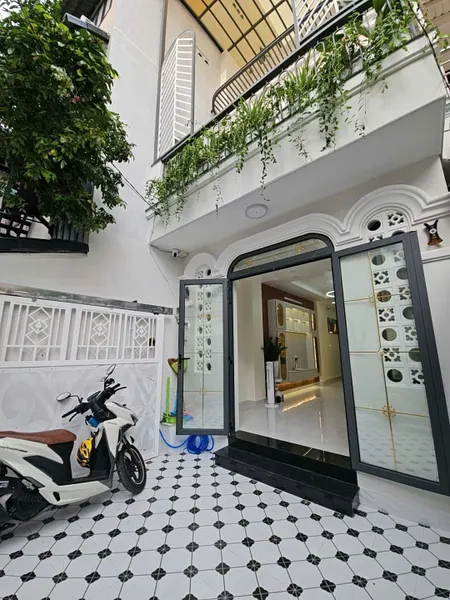 CẠNH PHÚ MỸ HƯNG Q7 
NGANG 3.8 DÀI 17 -2T NHÀ MỚI CÓ 5 TÊ