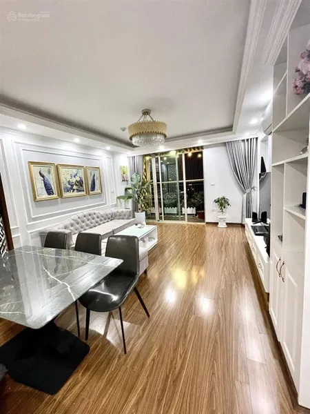 Ngôi sao 3 ngủ tây hà tố hữu. giá 8,5 tỷ dt 125m2 và 2 vs tầng trung, hướng mát. 0978 965 ***